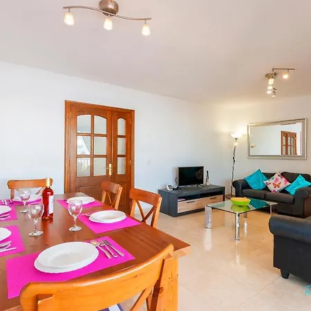 3-bed With Roof Terrace & Great Views Malvasia Villa