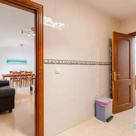 3-bed With Roof Terrace & Great Views Malvasia * Playa Blanca (Lanzarote)